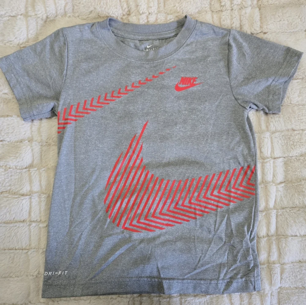 Nike Youth 7 Gray W Red Baseball Graphic T-Shirt